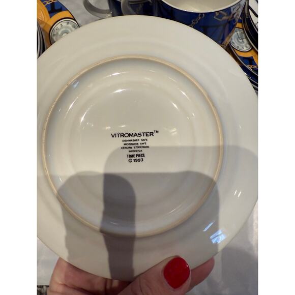 Vitromaster Galaxy 4 Setting - 20 Piece Dinnerware Set - Vintage 1993 - Picture 6 of 6